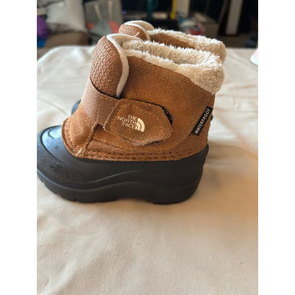 The North Face Toddler Alpenglow IV Waterproof Winter Boots Brown Black Size 7